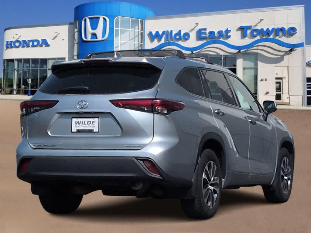 used 2020 Toyota Highlander car, priced at $29,755