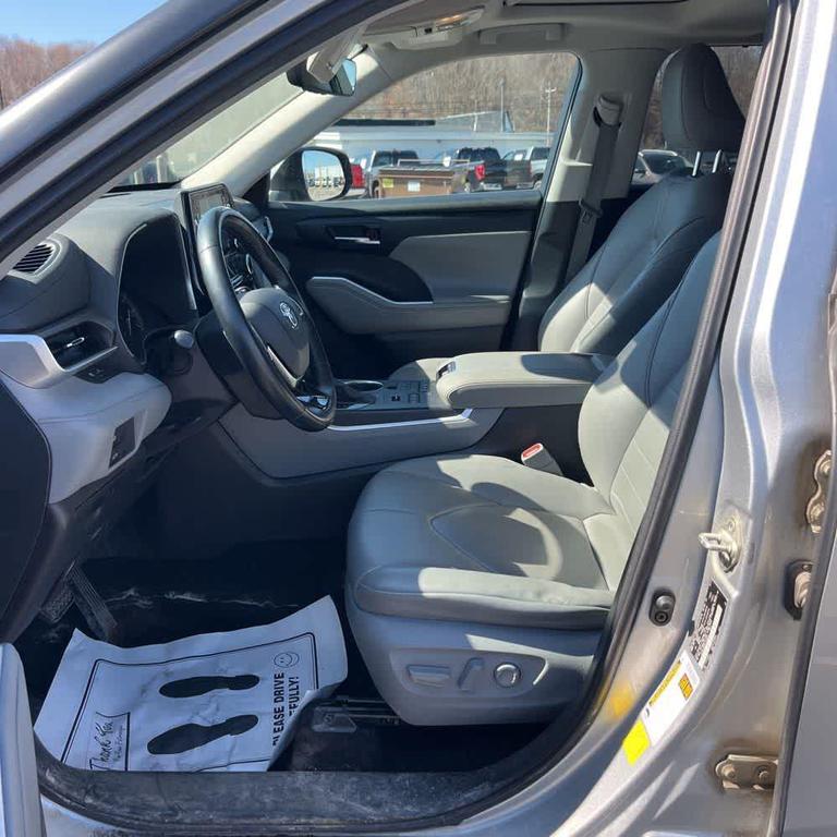 used 2020 Toyota Highlander car, priced at $29,755