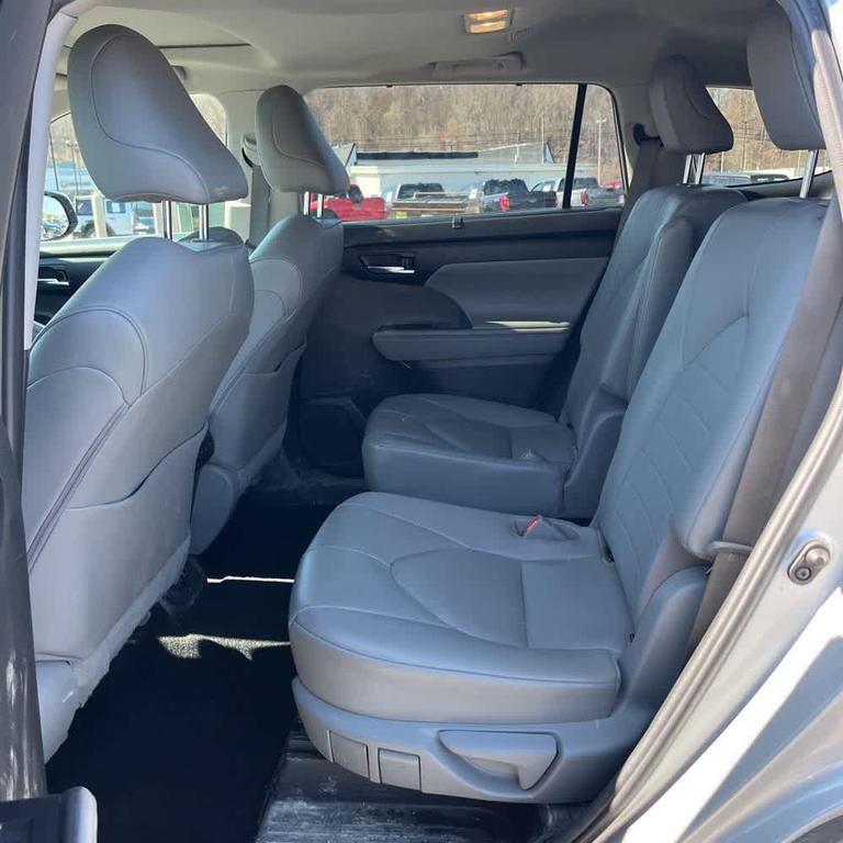 used 2020 Toyota Highlander car, priced at $29,755