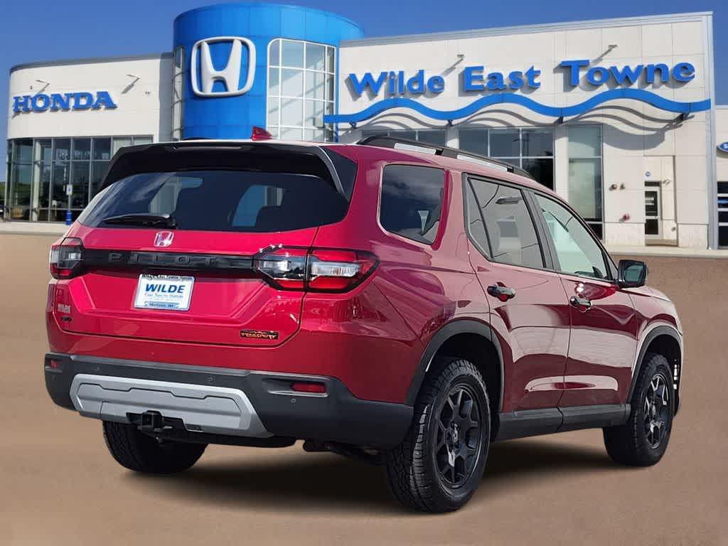 used 2025 Honda Pilot car, priced at $45,571
