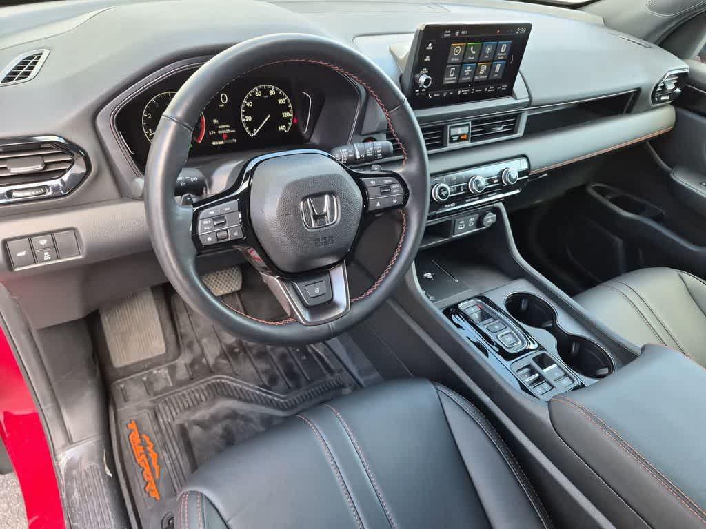 used 2025 Honda Pilot car, priced at $45,571