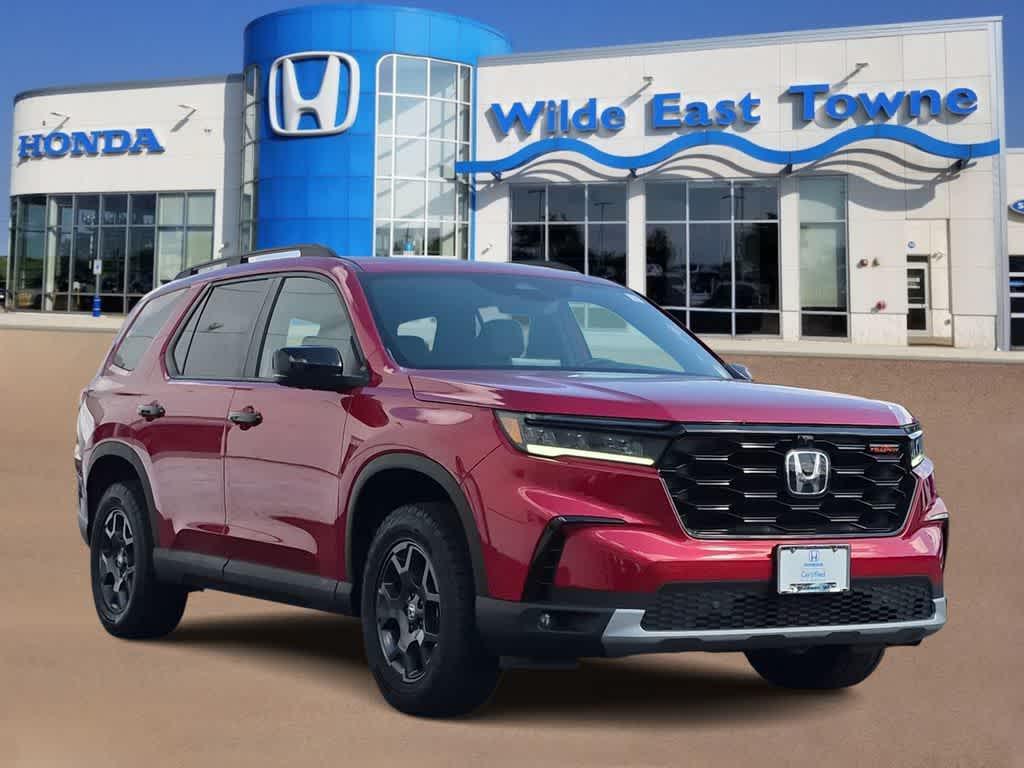 used 2025 Honda Pilot car, priced at $45,571