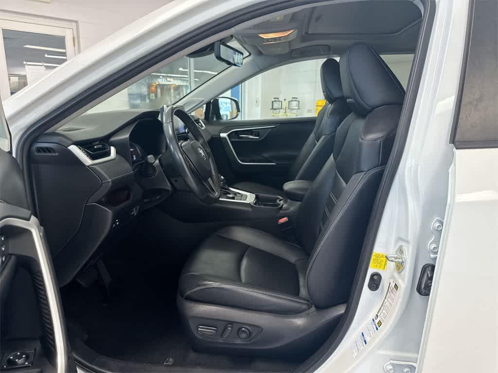 used 2020 Toyota RAV4 car, priced at $25,744