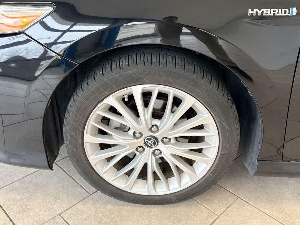 used 2019 Toyota Camry Hybrid car, priced at $23,145