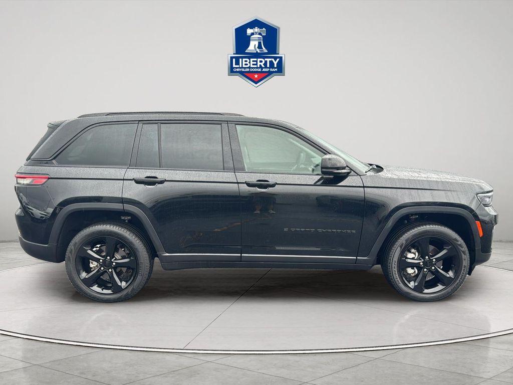 used 2023 Jeep Grand Cherokee car, priced at $32,995