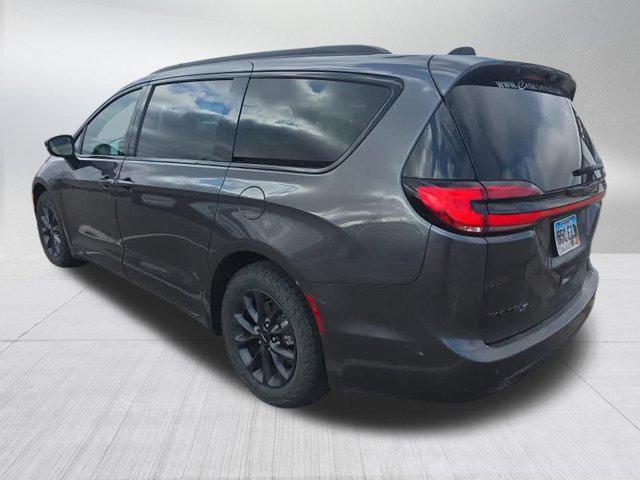 used 2023 Chrysler Pacifica car, priced at $28,996