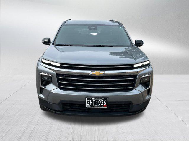 used 2024 Chevrolet Traverse car, priced at $33,296