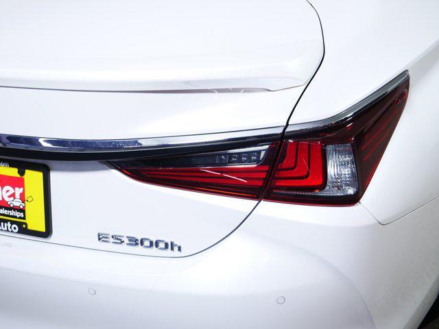 used 2019 Lexus ES 300h car, priced at $24,846