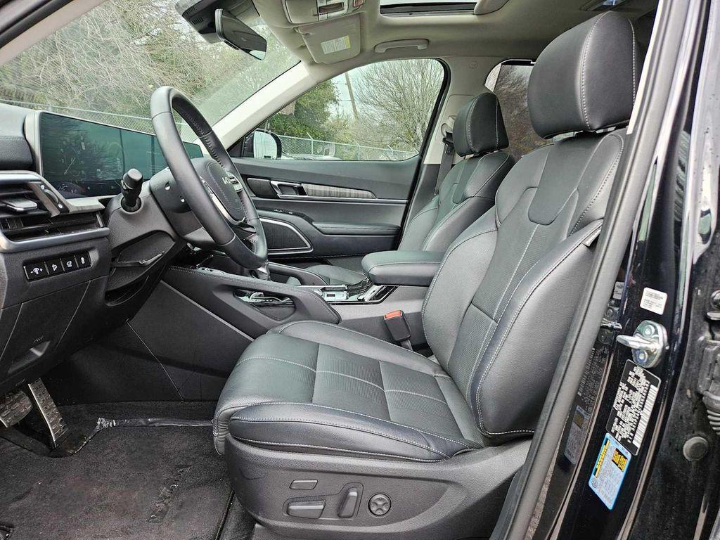 used 2025 Kia Telluride car, priced at $37,676