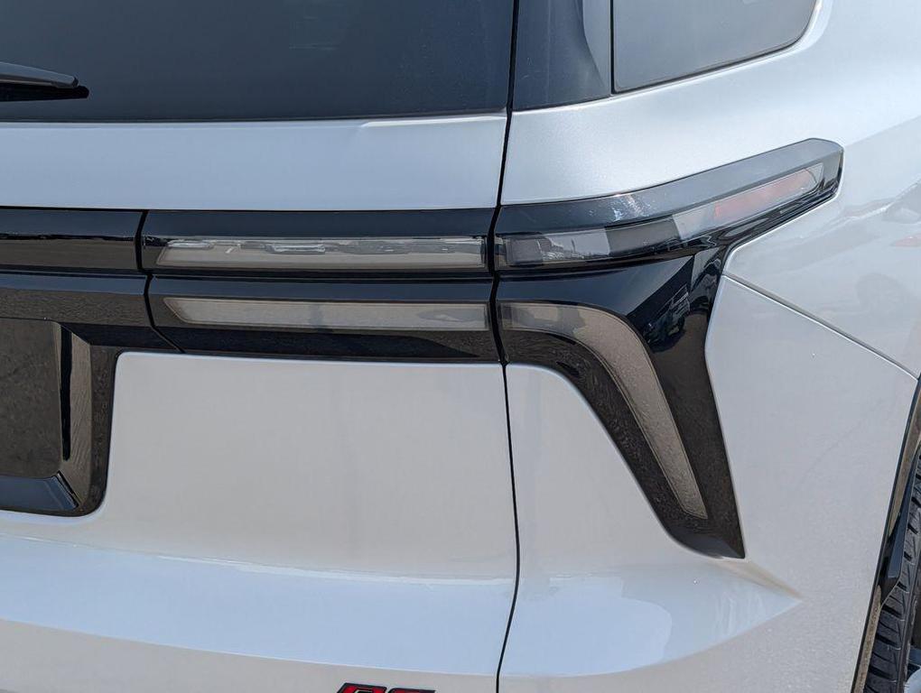 used 2024 Chevrolet Traverse car, priced at $46,500