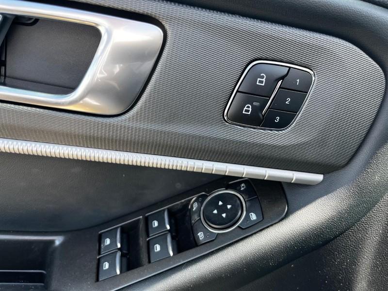 new 2025 Ford Explorer car, priced at $48,170