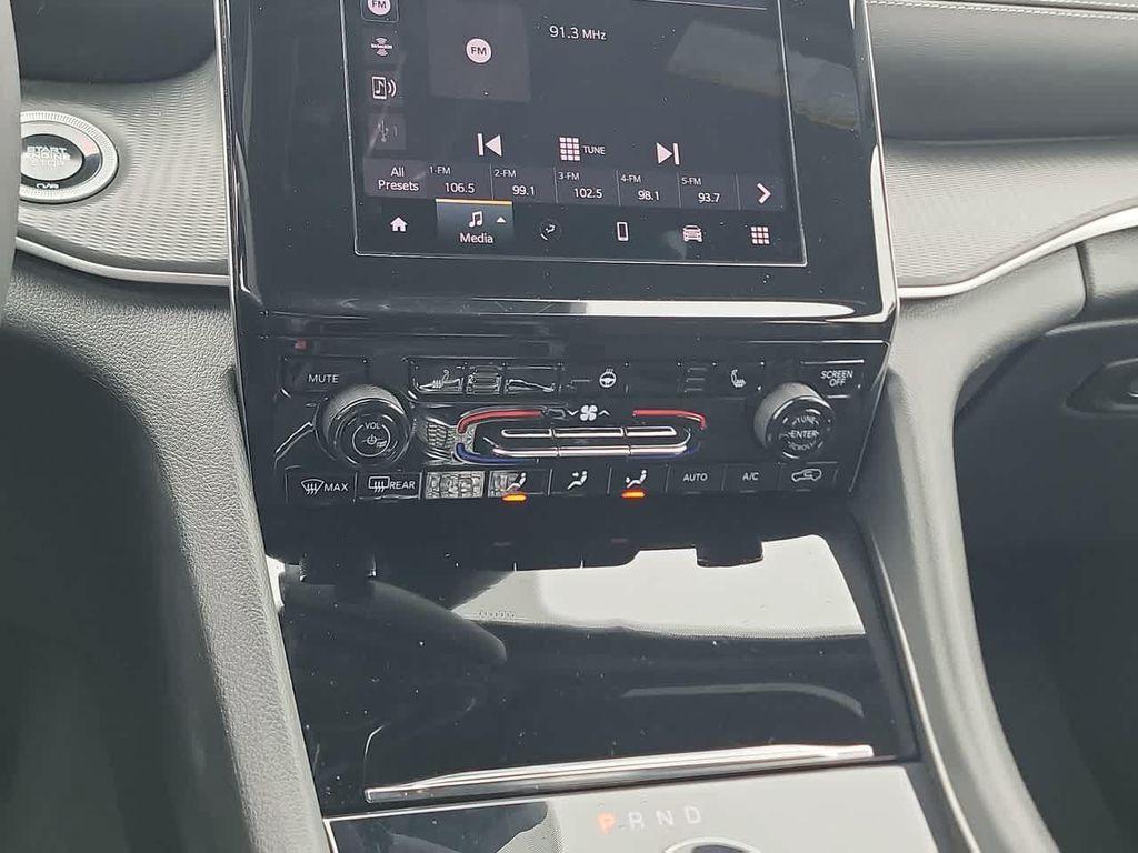 used 2024 Jeep Grand Cherokee L car, priced at $29,992