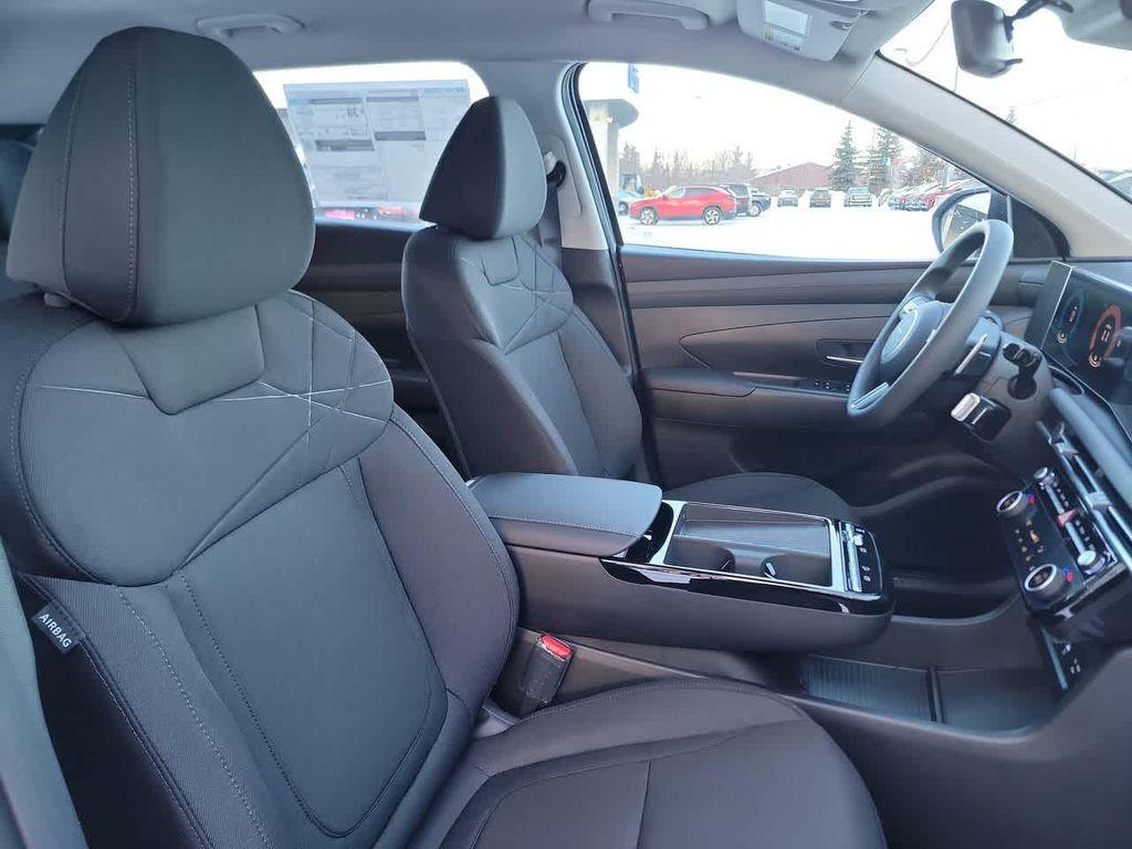 new 2026 Hyundai TUCSON Hybrid car, priced at $31,525