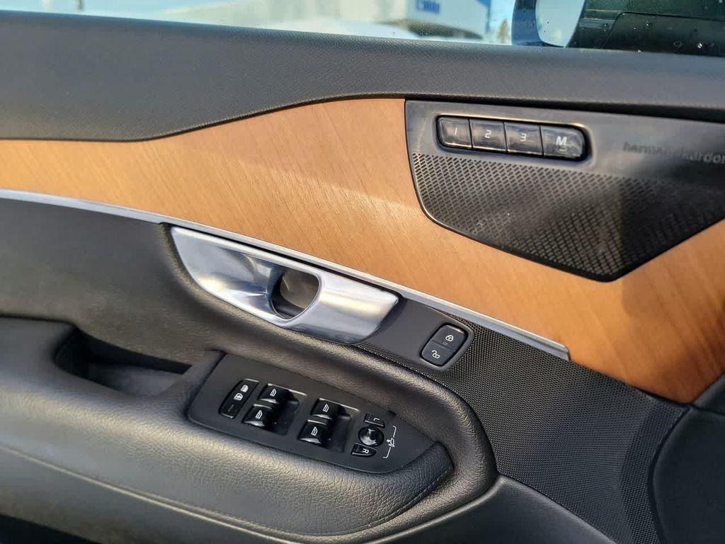 used 2022 Volvo XC90 car, priced at $31,913