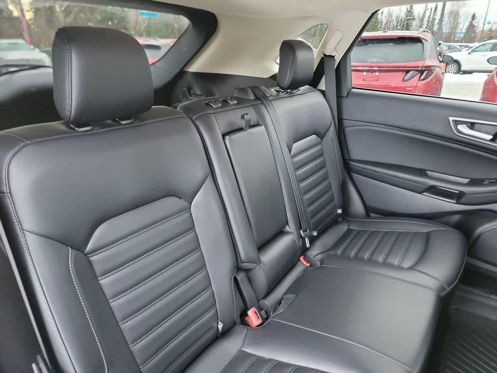 used 2024 Ford Edge car, priced at $24,922