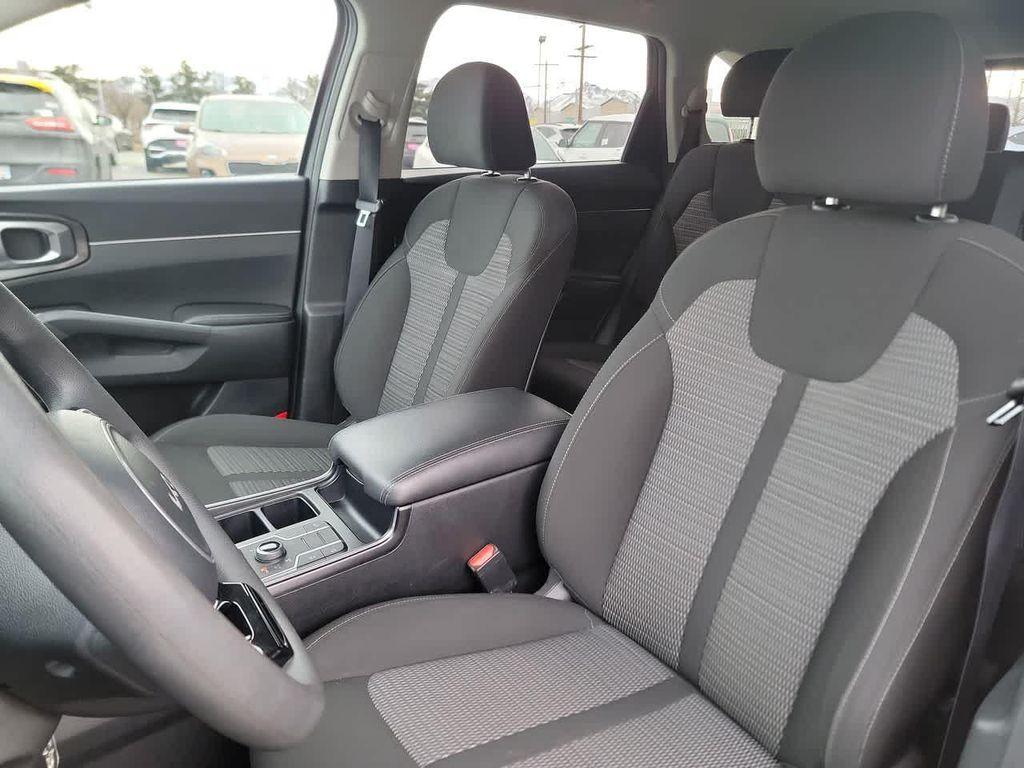 used 2022 Kia Sorento car, priced at $22,995