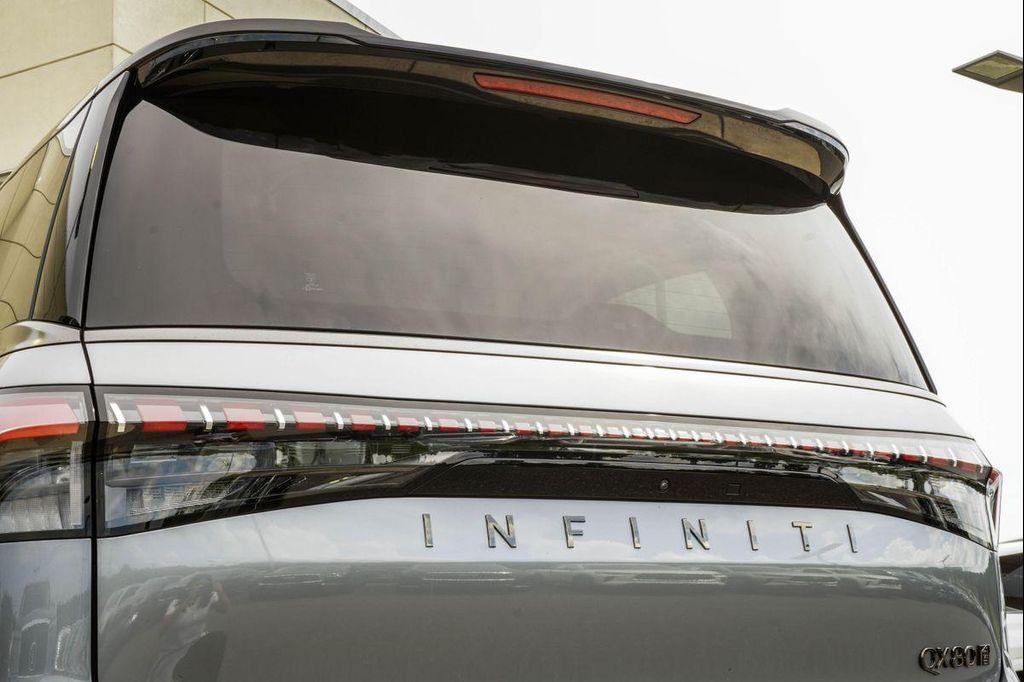 new 2027 INFINITI QX80 car, priced at $106,198
