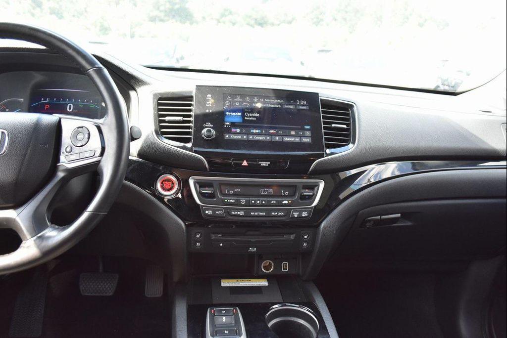 used 2022 Honda Pilot car, priced at $29,000