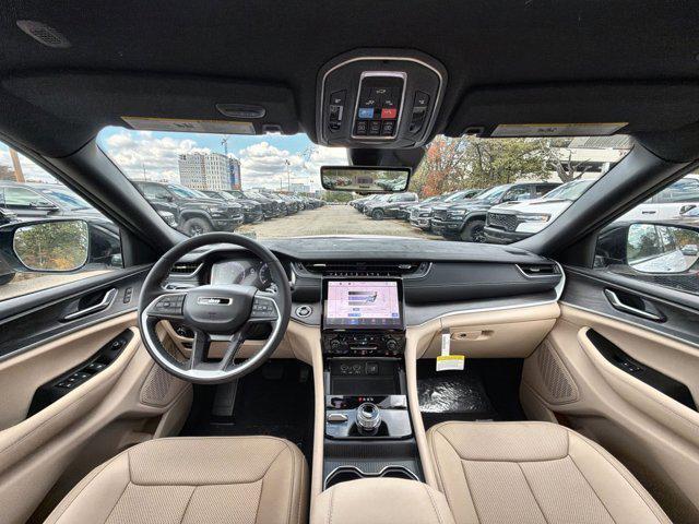 new 2025 Jeep Grand Cherokee car, priced at $41,734