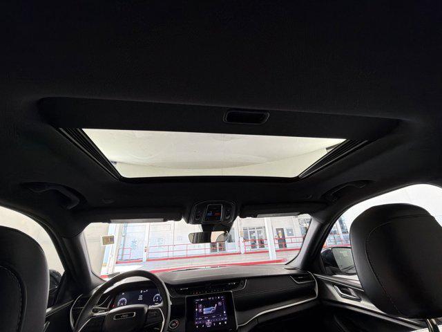 used 2025 Jeep Grand Cherokee car, priced at $39,000