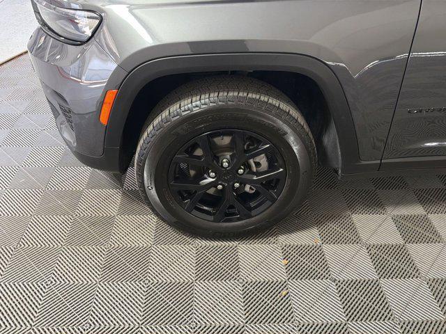 used 2025 Jeep Grand Cherokee car, priced at $39,000