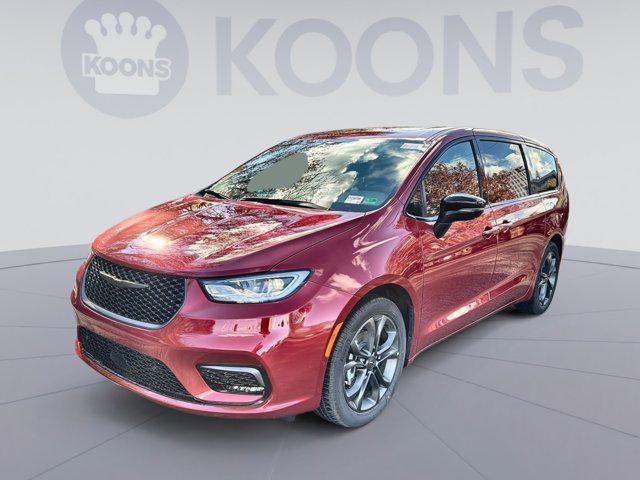 new 2026 Chrysler Pacifica car, priced at $41,874