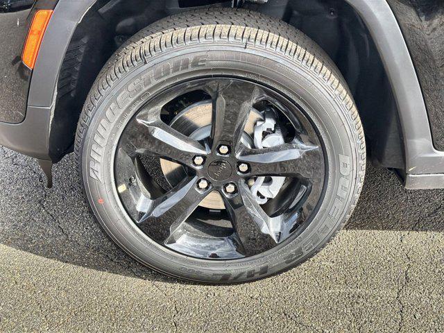 new 2025 Jeep Grand Cherokee car, priced at $37,014