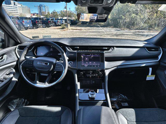 new 2025 Jeep Grand Cherokee car, priced at $40,309