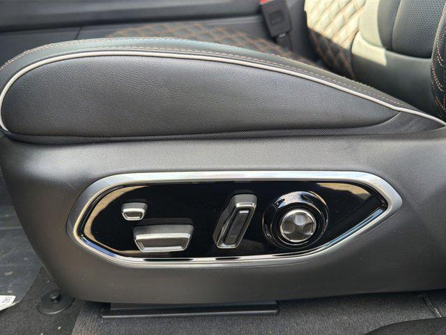 new 2025 Jeep Grand Cherokee car, priced at $56,682