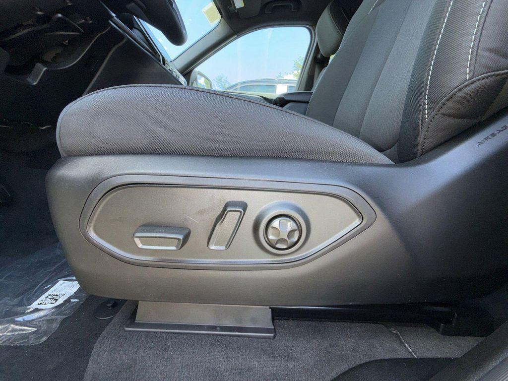 new 2026 Jeep Grand Cherokee car, priced at $43,720