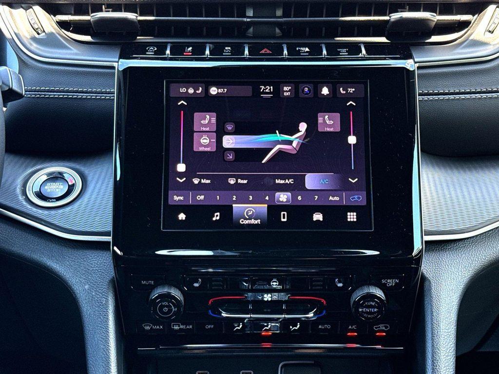 new 2026 Jeep Grand Cherokee car, priced at $43,720