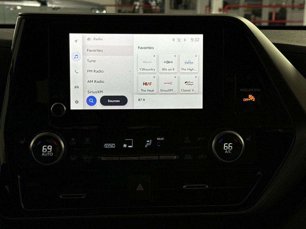 used 2023 Toyota Highlander car, priced at $36,495