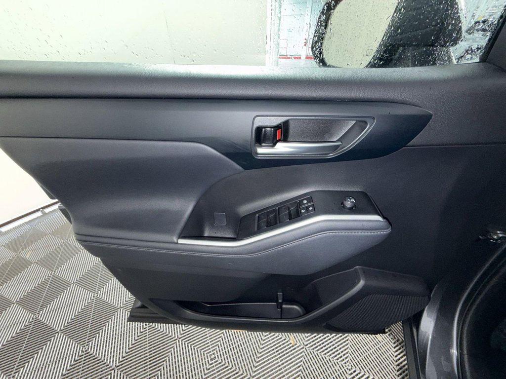 used 2023 Toyota Highlander car, priced at $36,495