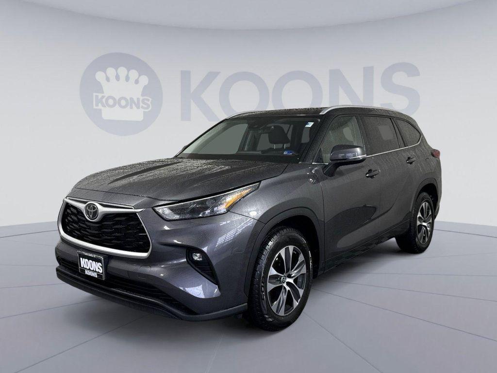 used 2023 Toyota Highlander car, priced at $36,495