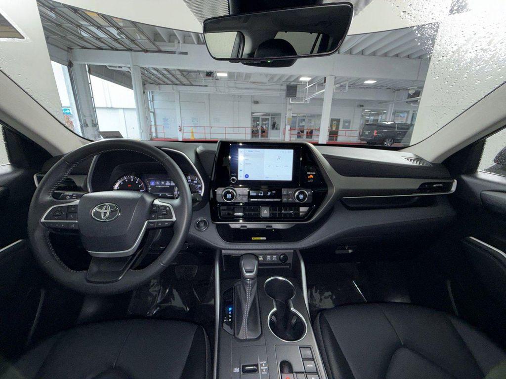 used 2023 Toyota Highlander car, priced at $36,495