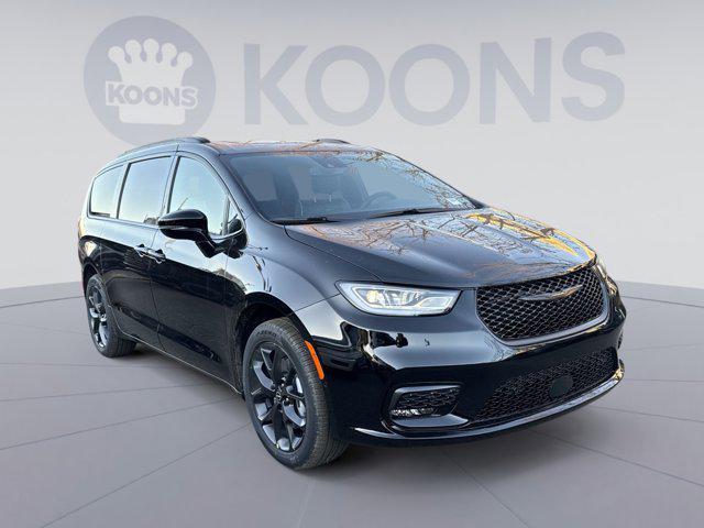 new 2026 Chrysler Pacifica car, priced at $47,307