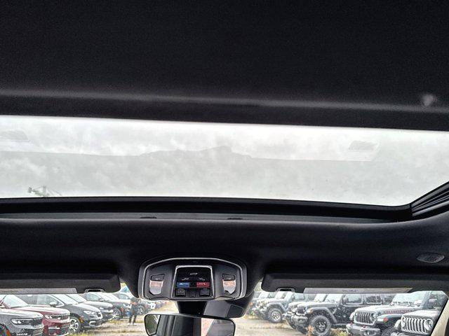 new 2025 Jeep Grand Cherokee car, priced at $37,506