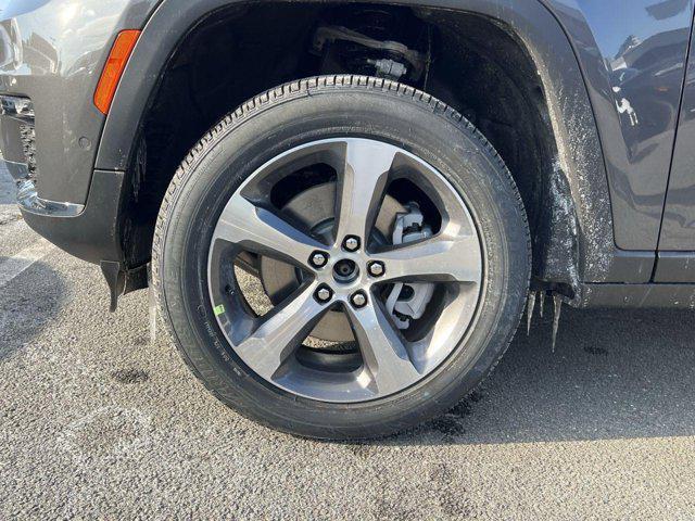 new 2025 Jeep Grand Cherokee L car, priced at $44,379