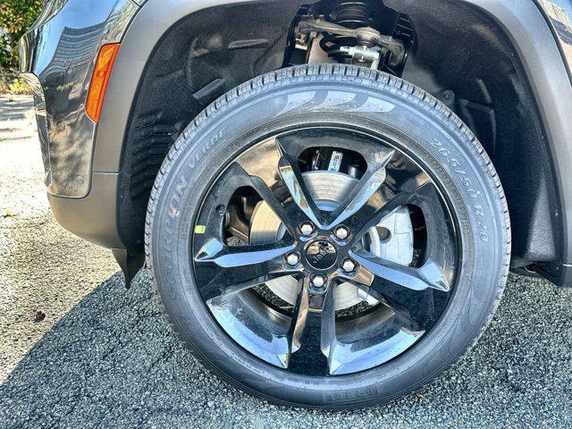 new 2025 Jeep Grand Cherokee car, priced at $44,623