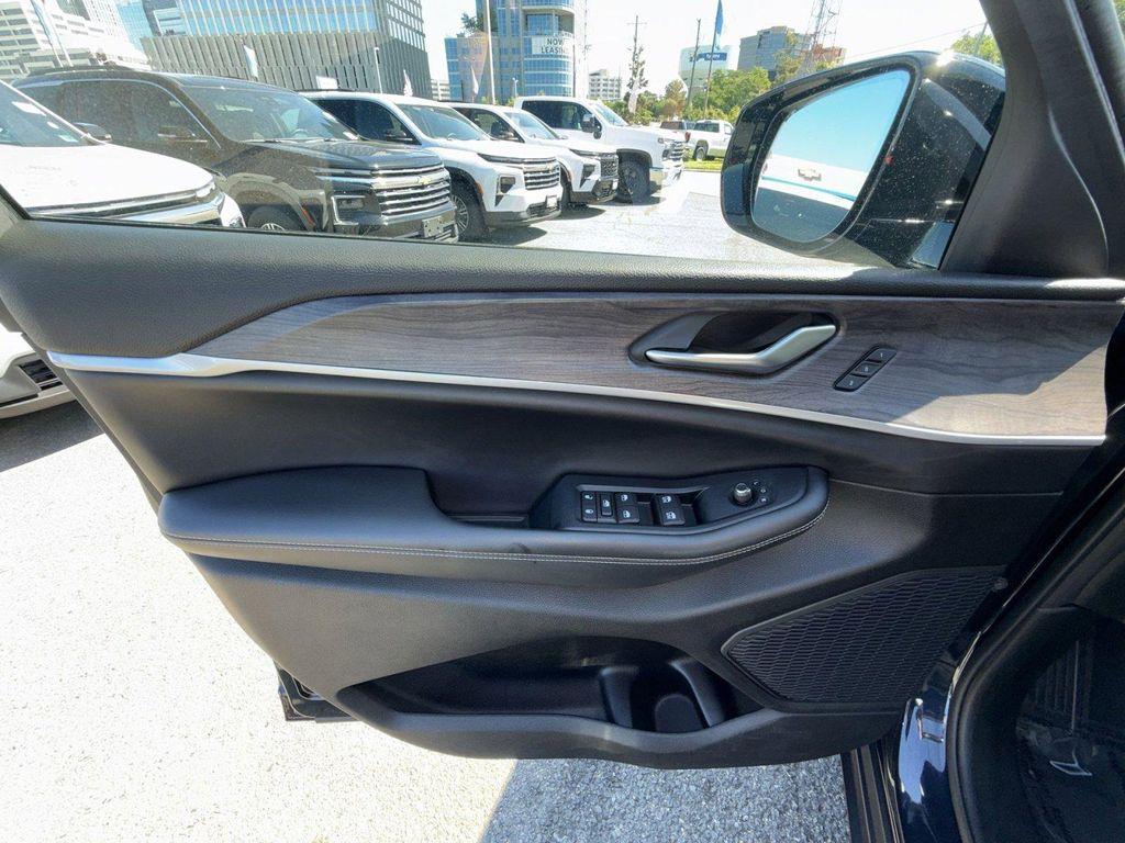 used 2023 Jeep Grand Cherokee L car, priced at $33,995