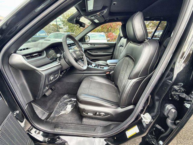 new 2025 Jeep Grand Cherokee car, priced at $40,309