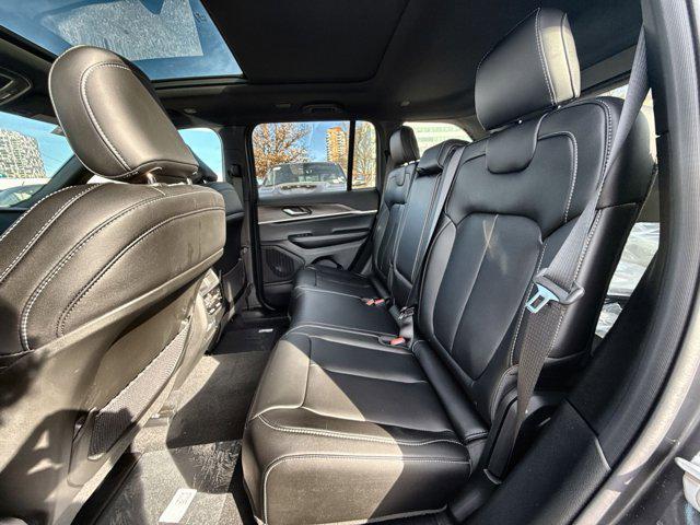 new 2025 Jeep Grand Cherokee car, priced at $44,227