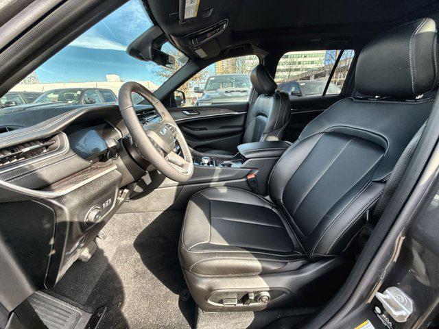 new 2025 Jeep Grand Cherokee car, priced at $44,227