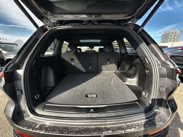 new 2025 Jeep Grand Cherokee car, priced at $44,227