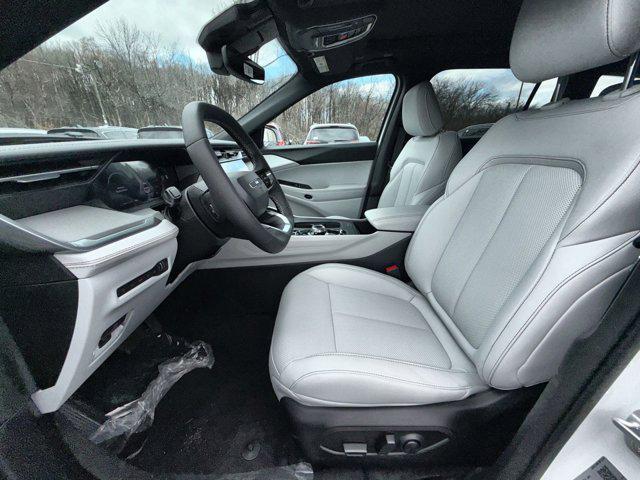 new 2026 Jeep Cherokee car, priced at $44,305