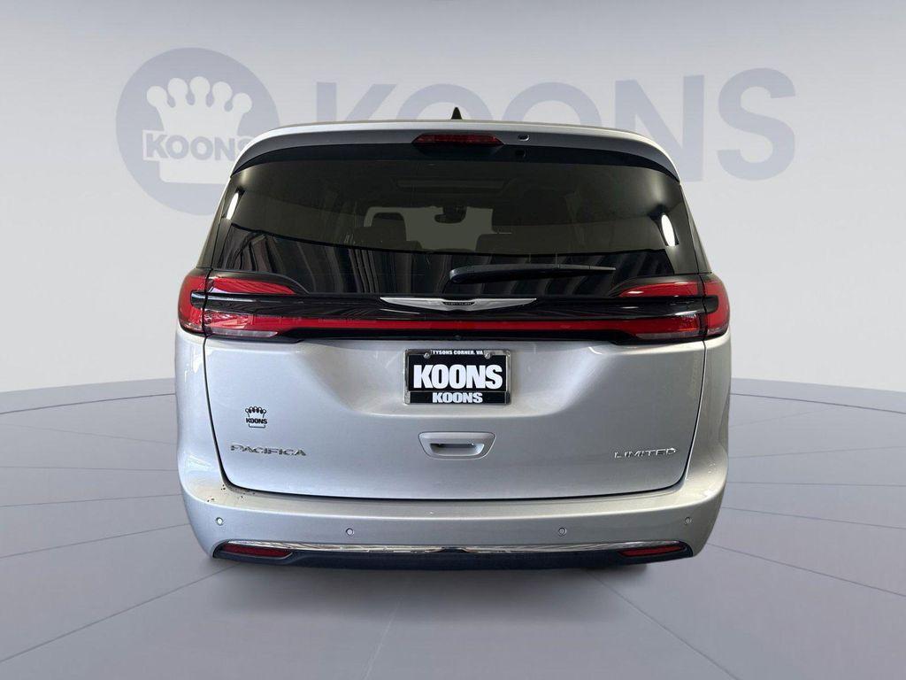 used 2024 Chrysler Pacifica car, priced at $33,495
