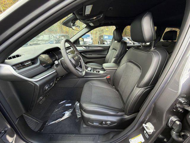 new 2025 Jeep Grand Cherokee car, priced at $37,814