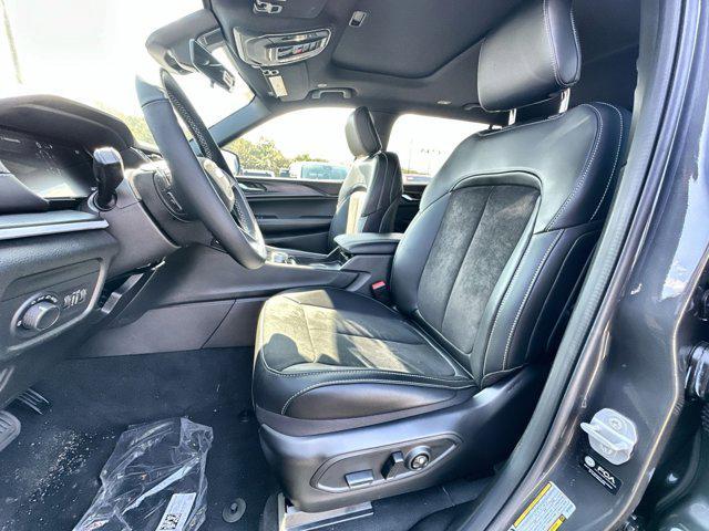 new 2025 Jeep Grand Cherokee L car, priced at $37,964