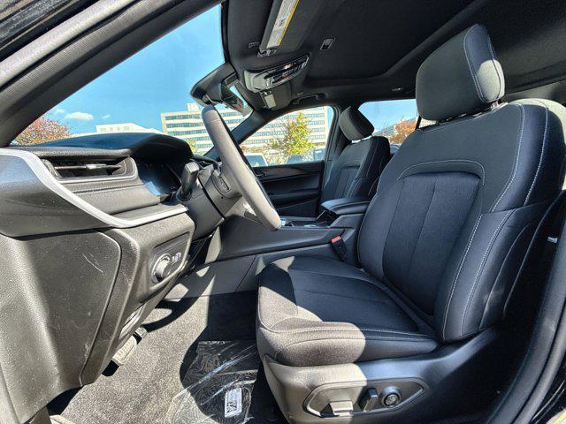 new 2025 Jeep Grand Cherokee car, priced at $37,407