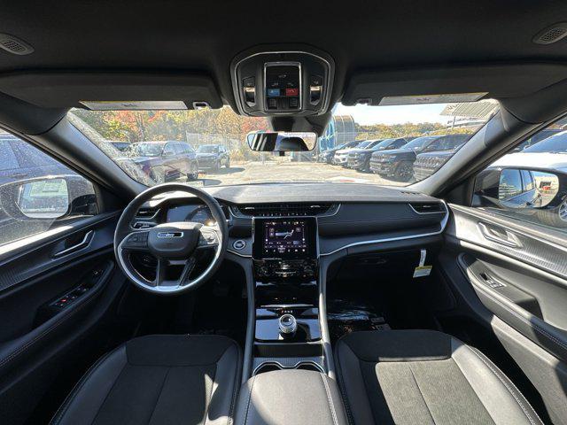 new 2025 Jeep Grand Cherokee car, priced at $40,309